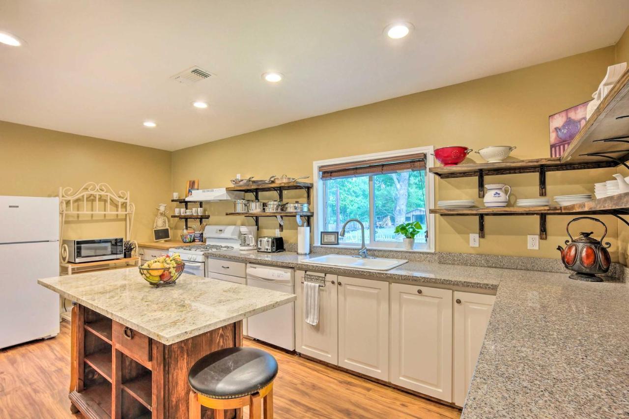 The Gathering Place Brenham Home On 6 Acres מראה חיצוני תמונה