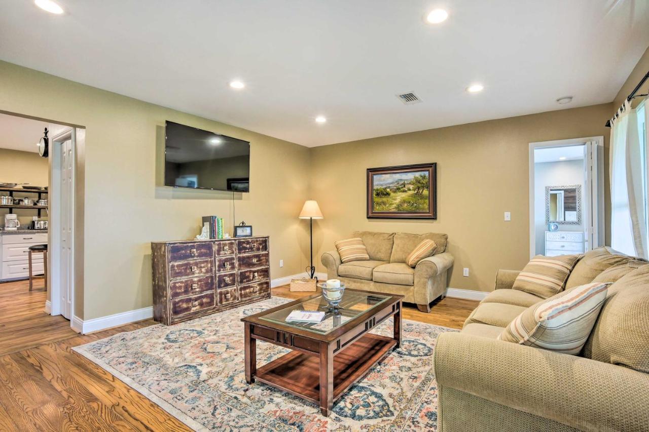 The Gathering Place Brenham Home On 6 Acres מראה חיצוני תמונה