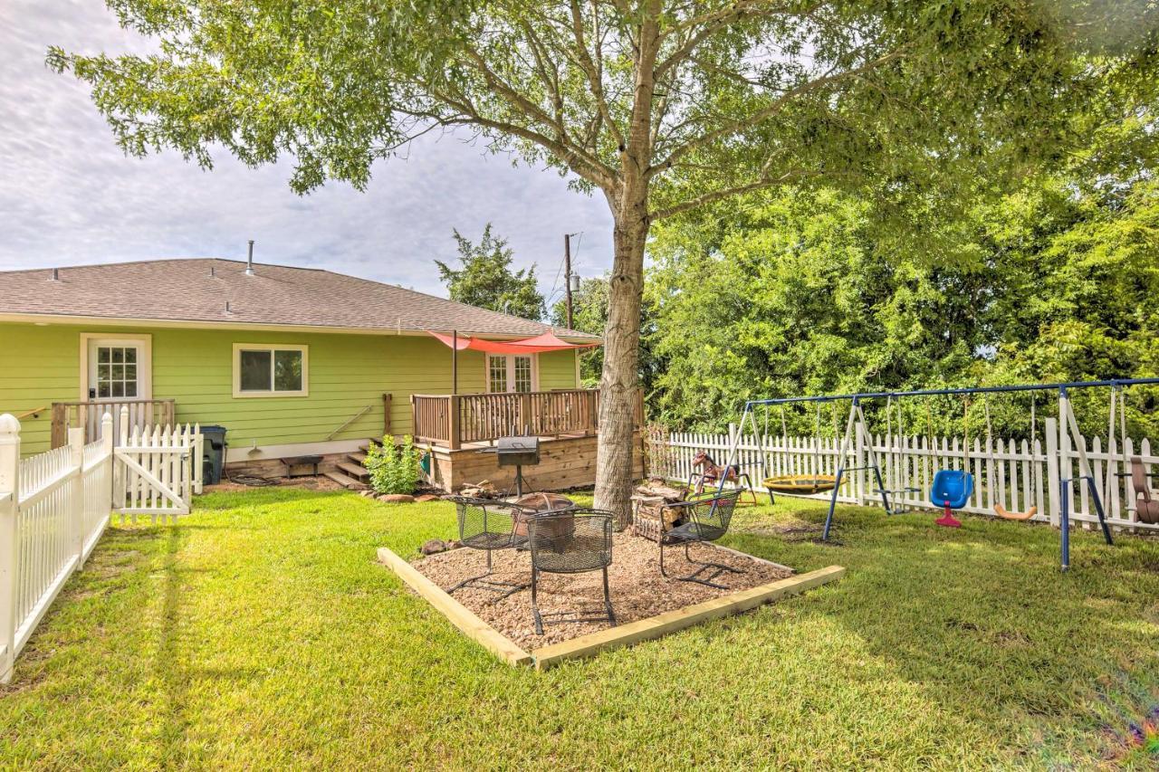 The Gathering Place Brenham Home On 6 Acres מראה חיצוני תמונה
